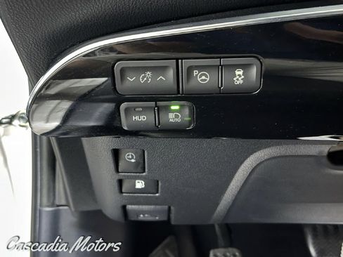 Used 2017 Toyota Prius Prime Advanced w/ Protection Package FWD image 34