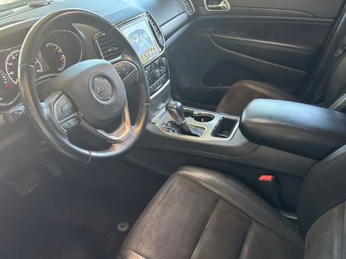 Used 2020 Jeep Grand Cherokee Laredo w/ Laredo X Package RWD image 10