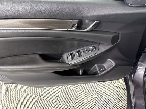 Used 2019 Honda Accord Sport image 11
