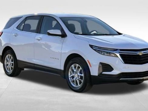 Used 2024 Chevrolet Equinox LT w/ LPO, Floor Liner Package image 2