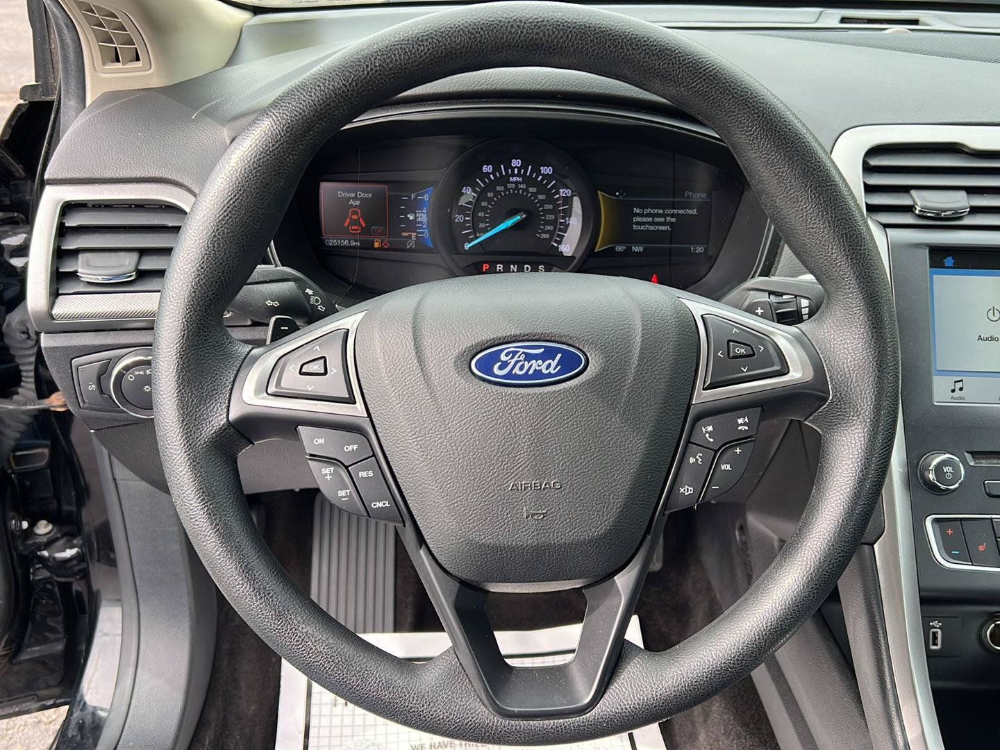 Used 2018 Ford Fusion SE w/ Fusion SE Technology Package FWD image 8