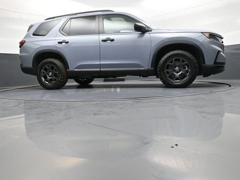Certified 2024 Honda Pilot TrailSport image 31