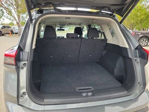 Certified 2025 Nissan Rogue SV FWD image 14