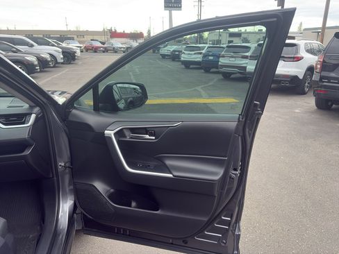 Used 2021 Toyota RAV4 XLE w/ XLE Grade Weather Package image 18