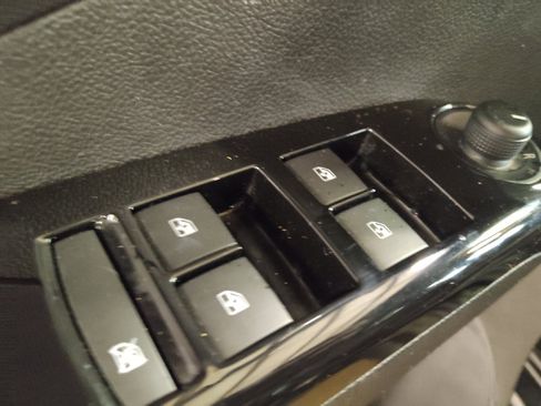 Used 2020 Chevrolet Sonic LT FWD image 27