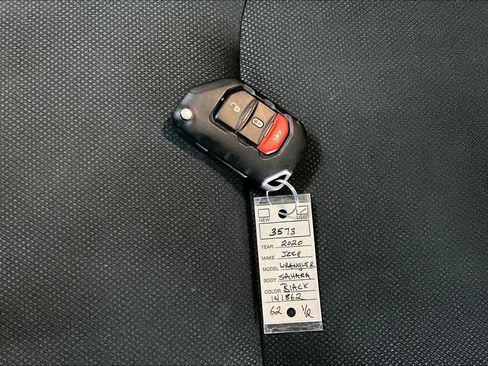 Used 2020 Jeep Wrangler Unlimited Sahara w/ Dual Top Group image 33