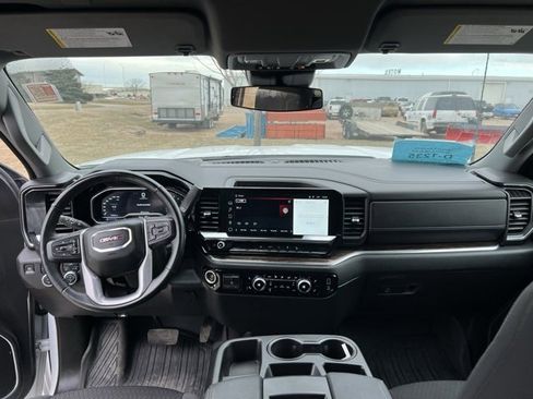 Used 2024 GMC Sierra 2500 SLE image 16