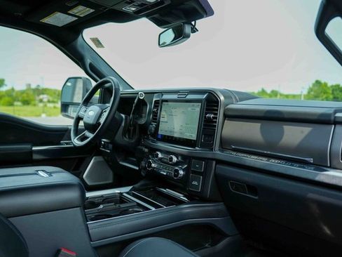 Used 2025 Ford F450 Platinum image 13