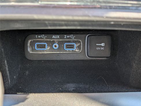 Used 2018 Jeep Grand Cherokee Laredo image 25