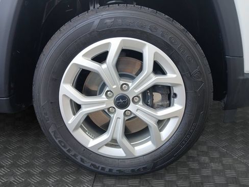 Used 2025 Jeep Compass Latitude AWD/4WD image 23