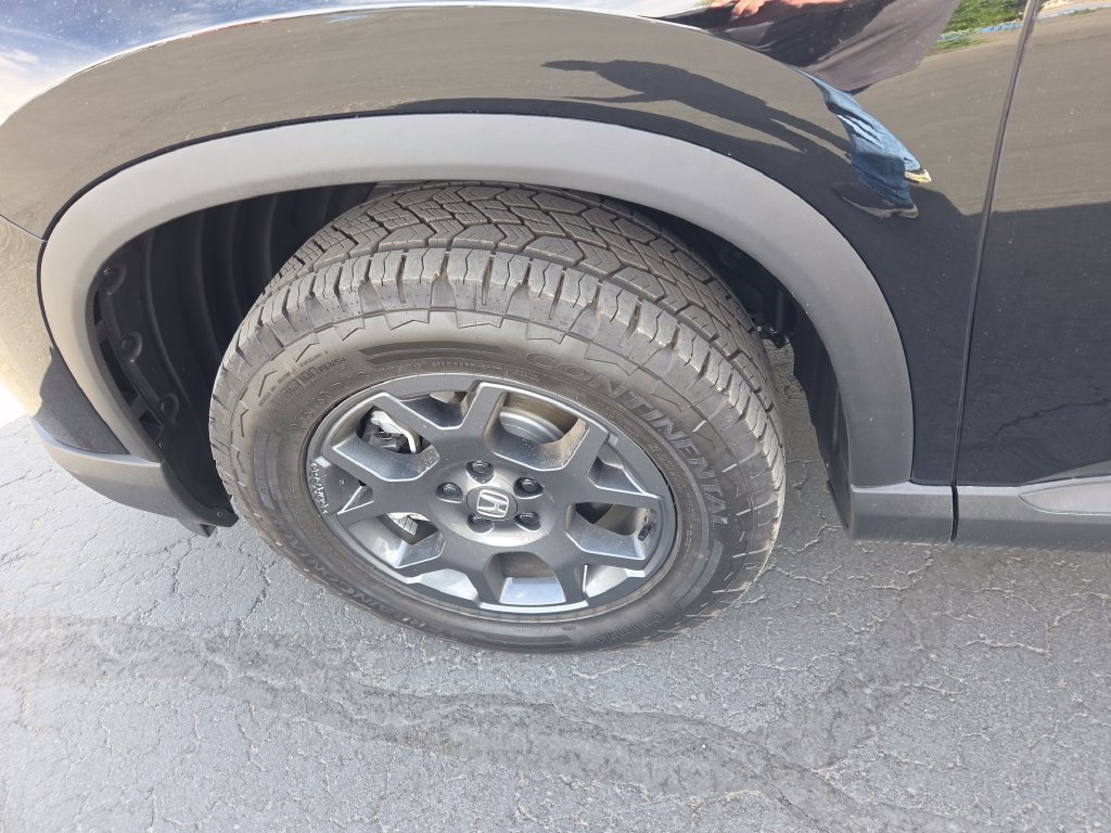 Used 2025 Honda Pilot TrailSport image 13