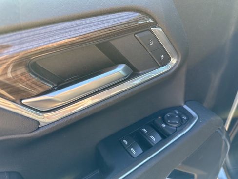 Used 2025 Chevrolet Silverado 1500 LT image 9