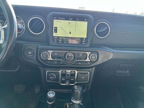 Used 2022 Jeep Wrangler Unlimited Sahara AWD/4WD image 24