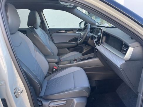 New 2026 Volkswagen Tiguan SE R-Line image 29