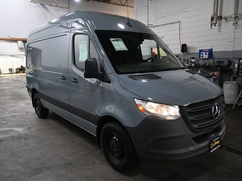 Used 2024 Mercedes-Benz Sprinter 2500 w/ Acoustic Package image 4