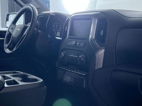 Used 2024 Chevrolet Silverado 1500 Custom image 32