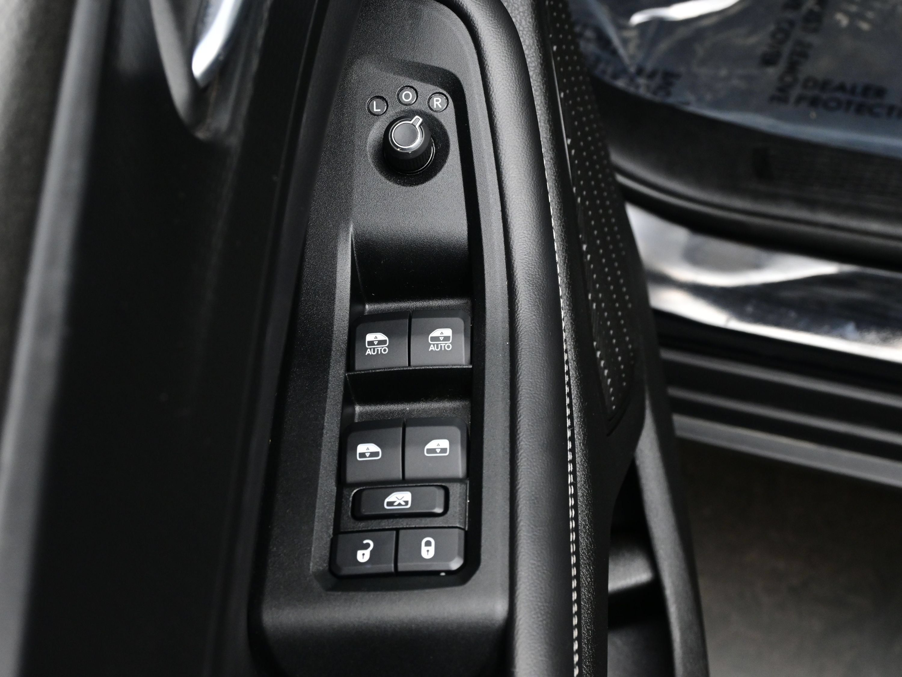 Used 2025 Jeep Grand Cherokee Altitude AWD/4WD image 10