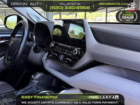 Used 2020 Toyota Highlander Platinum FWD image 17