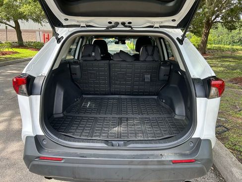 Used 2024 Toyota RAV4 LE AWD/4WD image 11