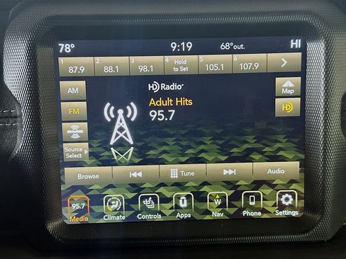 Used 2023 Jeep Wrangler Sahara w/ Cold Weather Group image 19