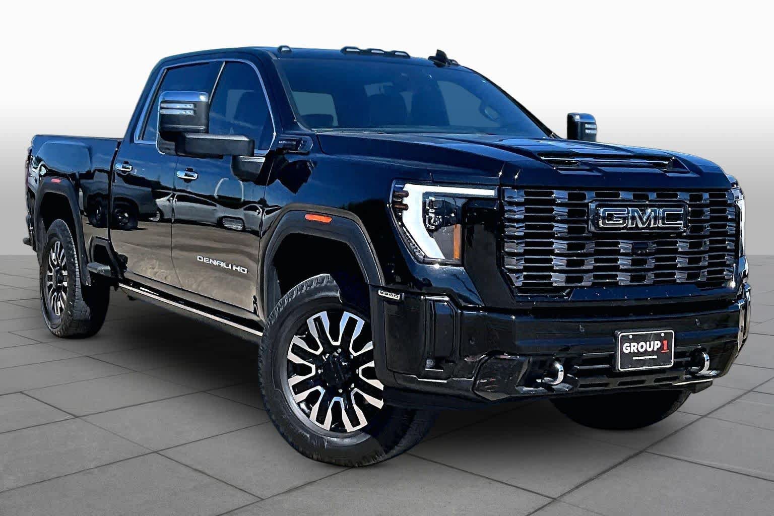Used 2025 GMC Sierra 2500 Denali Ultimate AWD/4WD image 3