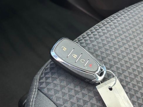 Used 2023 Chevrolet Bolt EUV LT image 27