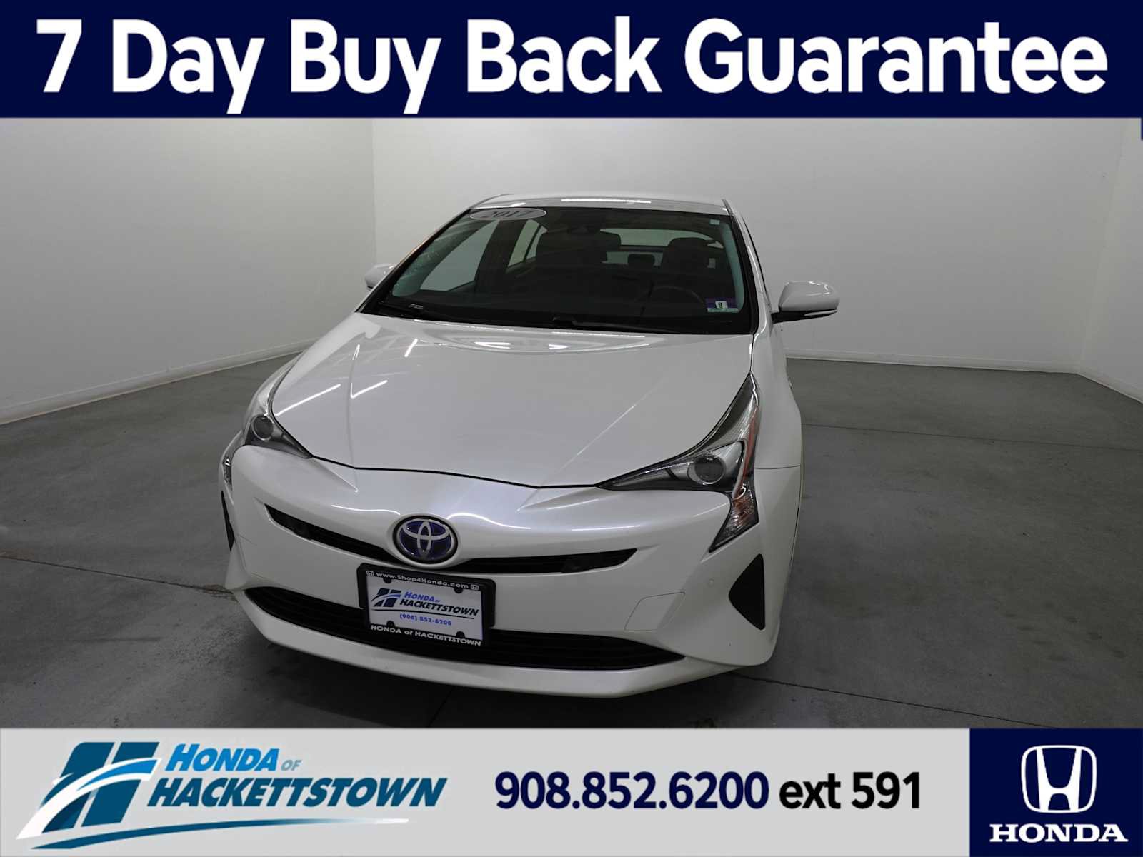 Used 2017 Toyota Prius Four FWD image 1
