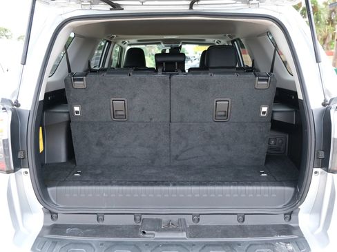 Used 2022 Toyota 4Runner SR5 Premium w/ Moonroof Package AWD/4WD image 15