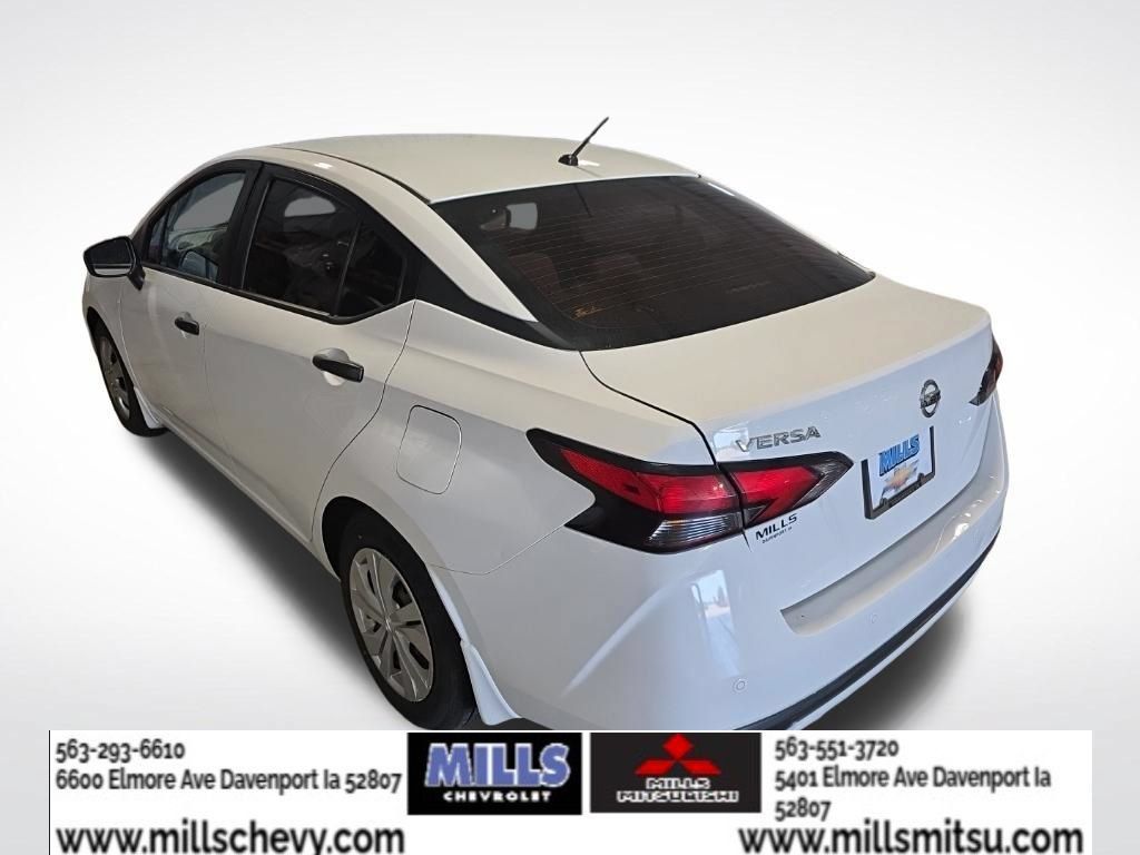 Used 2020 Nissan Versa S FWD image 3