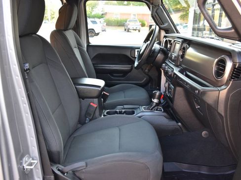 Used 2018 Jeep Wrangler Unlimited Sport AWD/4WD image 8