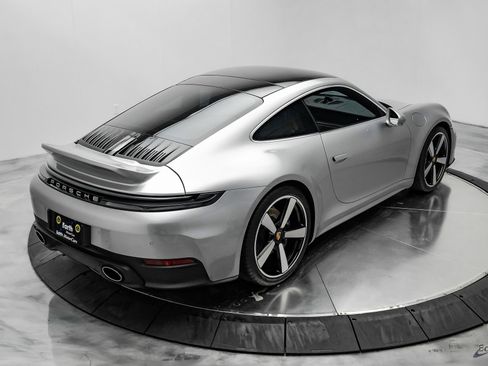 Used 2025 Porsche 911 Carrera image 18