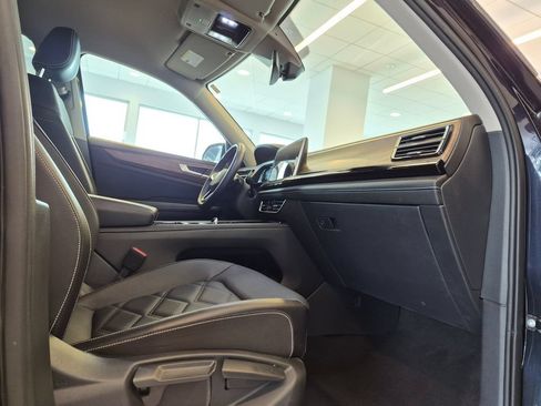 Used 2025 Volkswagen Atlas SE FWD image 23