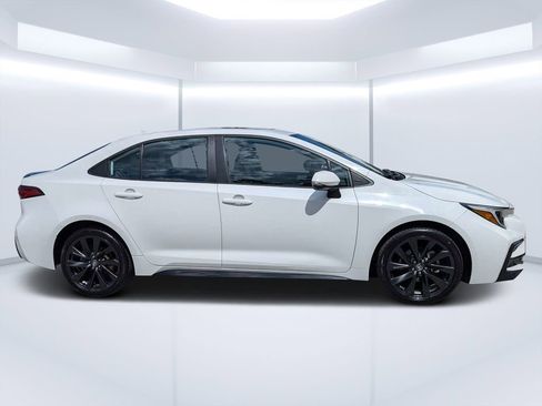 Used 2024 Toyota Corolla XSE FWD image 2