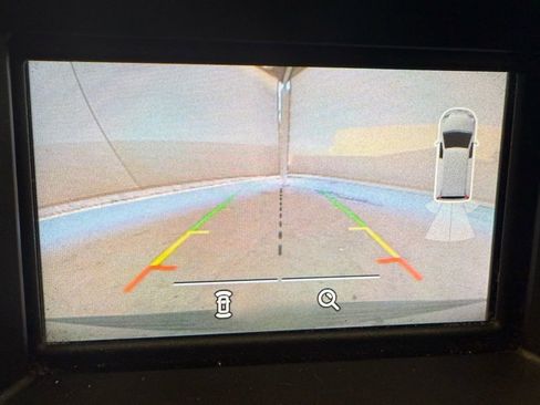 Used 2018 Ford Explorer XLT image 18