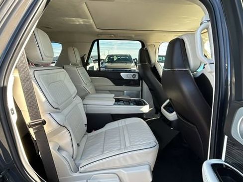 Used 2023 Lincoln Navigator Black Label image 13