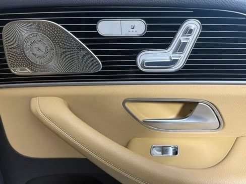 Used 2024 Mercedes-Benz GLS 580 4MATIC image 65