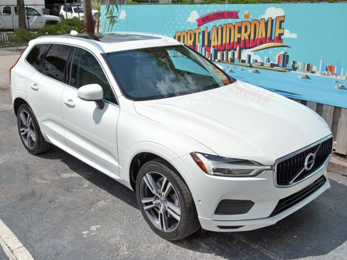 Used 2019 Volvo XC60 T6 Momentum w/ Multimedia Package image 31