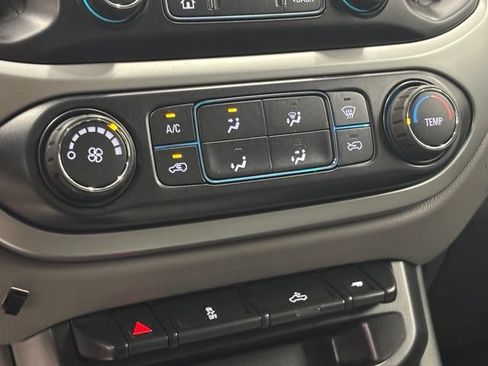 Used 2020 Chevrolet Colorado LT AWD/4WD image 30