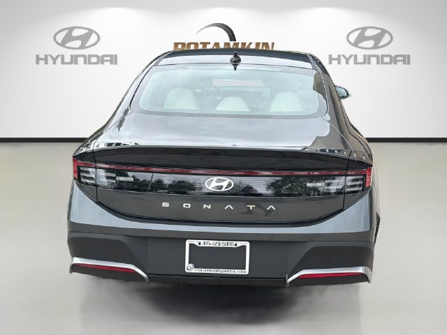 New 2027 Hyundai Sonata SE FWD image 6