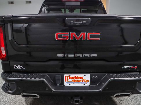 Used 2023 GMC Sierra 1500 AT4 w/ Technology Package image 8