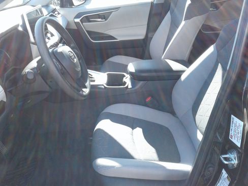 Used 2025 Toyota RAV4 XLE image 15