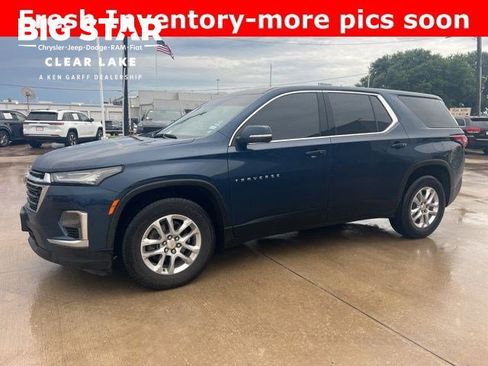 Used 2023 Chevrolet Traverse LS w/ Safety Package FWD image 1