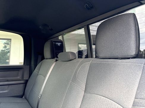 Used 2024 RAM 2500 Tradesman w/ Chrome Appearance Group AWD/4WD image 3