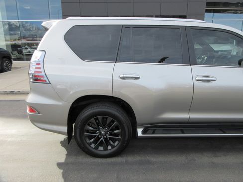 Used 2020 Lexus GX 460 Premium image 10
