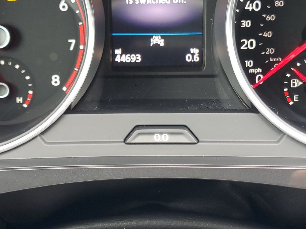Used 2020 Volkswagen Tiguan SE R-Line FWD image 21