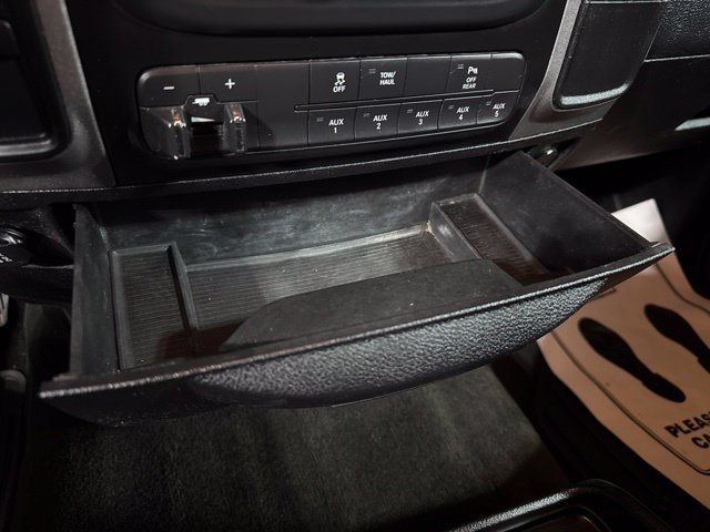Used 2016 RAM 2500 Tradesman w/ Chrome Appearance Group AWD/4WD image 13
