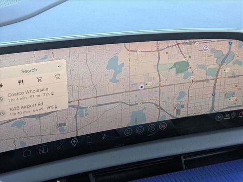 Used 2025 Cadillac Optiq Luxury 1 image 13