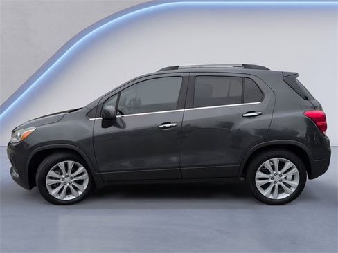 Used 2017 Chevrolet Trax Premier w/ Driver Confidence II Package image 10
