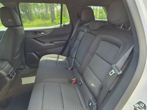 New 2027 Chevrolet Equinox LT w/ Safety and Technology Package FWD image 17