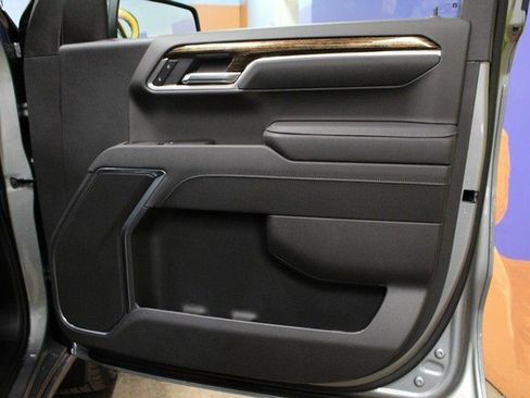 New 2026 GMC Sierra 1500 Elevation image 9